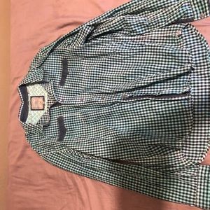 Men’s Guess Long-sleeve Button down shirt.